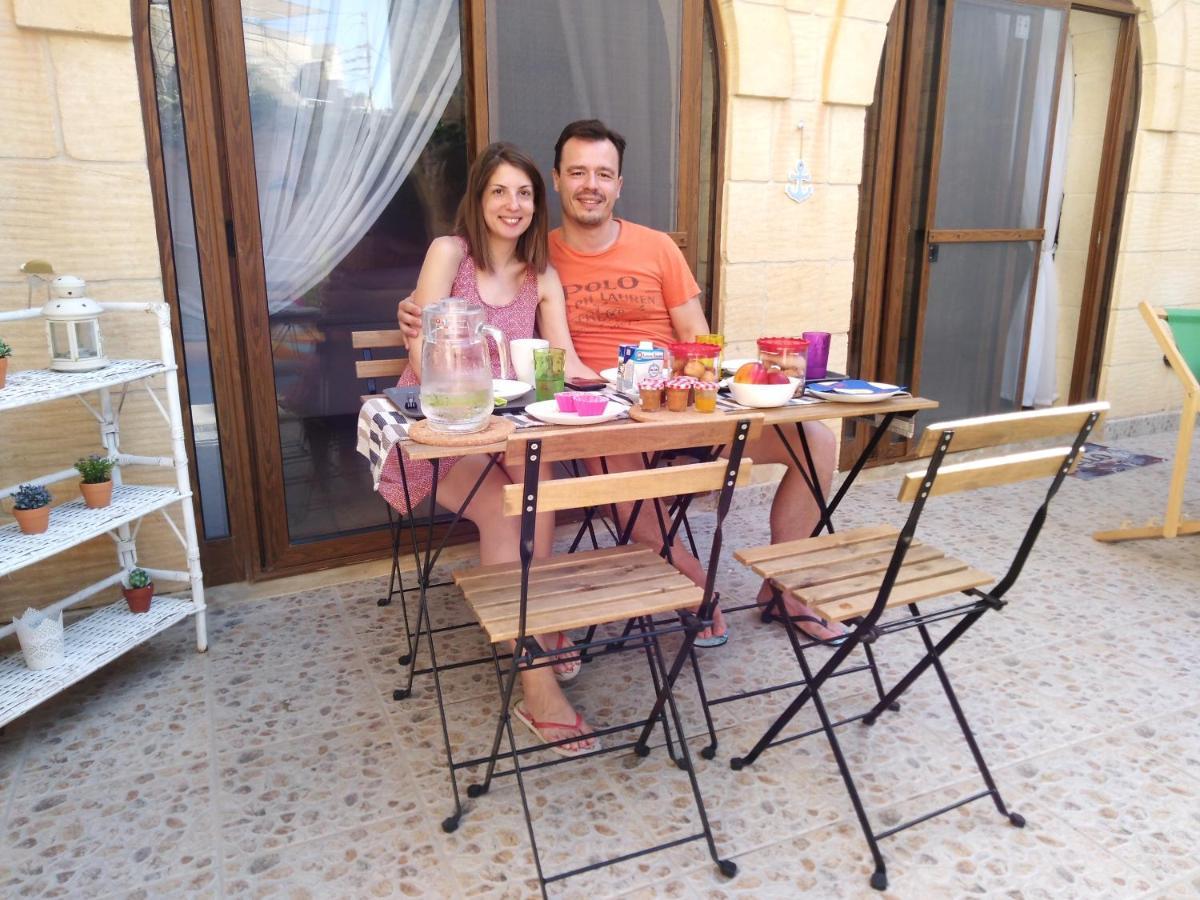 Laringa Holiday Bed&Breakfast Għajnsielem Екстериор снимка