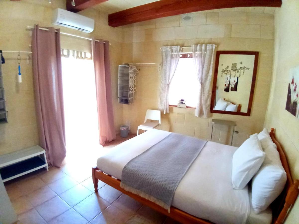 Laringa Holiday Bed&Breakfast Għajnsielem Екстериор снимка